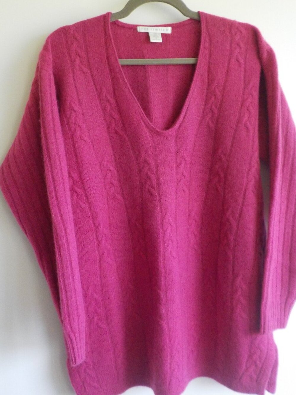 Limited Sweater - Medium - Fuchsia Pullover Oversized WOOL V-neck  (2458)